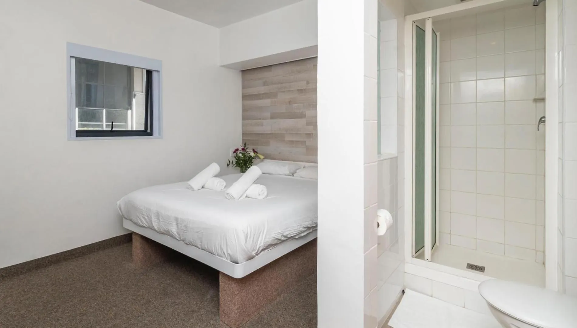 Metropole Private Room In Social Setting Cape Town 0*,  South Africa